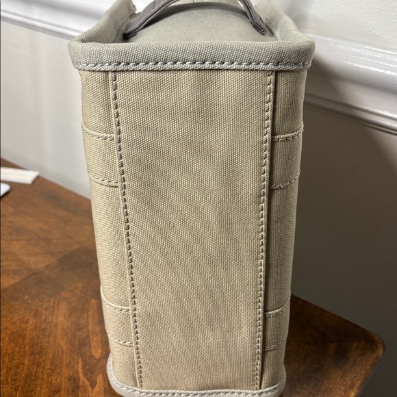 MARC JACOBS THE TOTE BAG- BEIGE COLORBLOCK - Picture 9 of 16